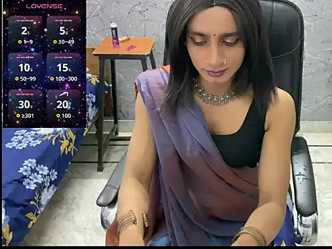 LuvLayla online show from June 14, 2026, 10:00 pm