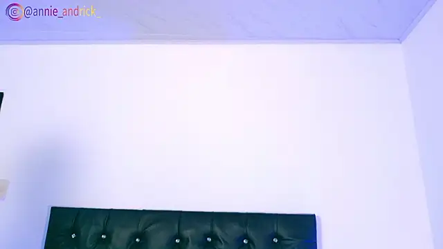 Snapshot of _leda_swan_ chatting on February 26, 2026, 1:11 pm leda swan online show from February 26, 2026, 1:11 pm