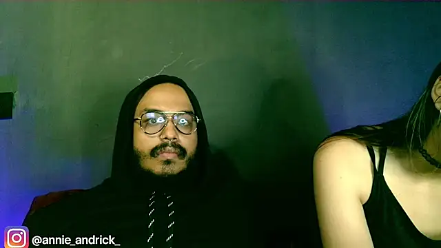  leda swan  online show from October 8, 2025, 1:34 pm