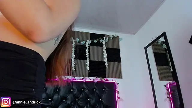Snapshot of _leda_swan_ chatting on May 1, 2026, 11:15 am leda swan online show from May 1, 2026, 11:15 am
