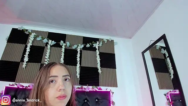 Snapshot of _leda_swan_ chatting on May 10, 2026, 8:07 am leda swan online show from May 10, 2026, 8:07 am