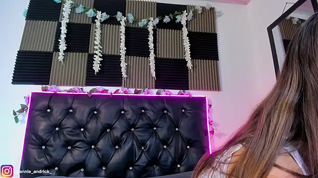Snapshot of _leda_swan_ chatting on May 27, 2026, 10:00 am leda swan online show from May 27, 2026, 10:00 am