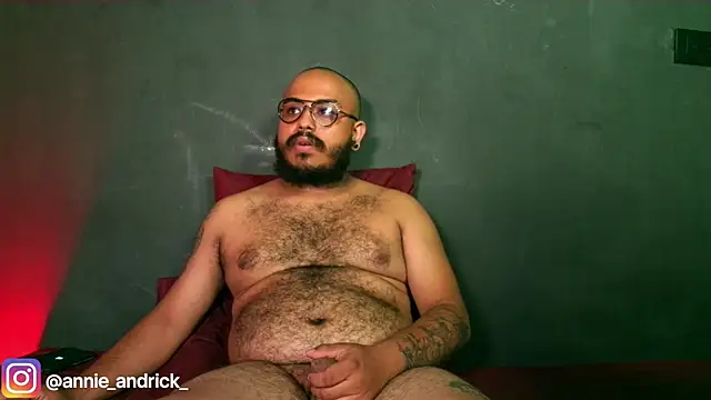  leda swan  online show from November 13, 2025, 6:56 pm