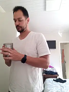 dancaEstrip online show from October 5, 2025, 6:31 pm