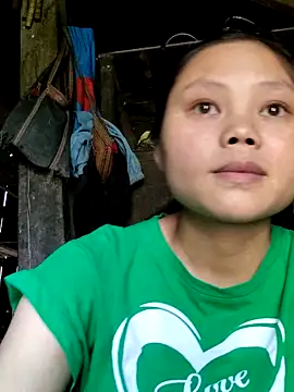 Snapshot of omiu-baby chatting on April 10, 2026, 2:40 am omiu-baby online show from April 10, 2026, 2:40 am