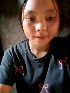 Snapshot of omiu-baby chatting on September 18, 2025, 6:27 am omiu-baby online show from September 18, 2025, 6:27 am