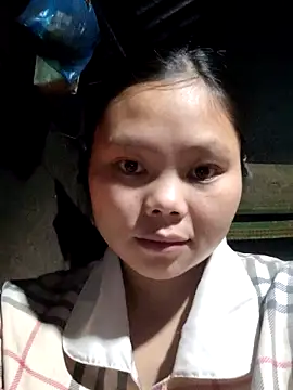 Snapshot of omiu-baby chatting on December 21, 2025, 11:16 pm omiu-baby online show from December 21, 2025, 11:16 pm