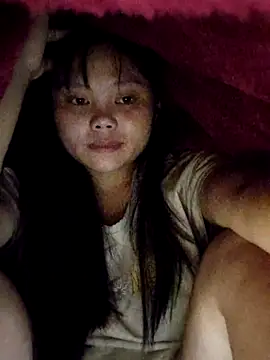 Snapshot of omiu-baby chatting on June 18, 2026, 3:17 pm omiu-baby online show from June 18, 2026, 3:17 pm