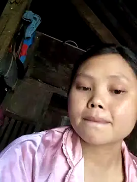 Snapshot of omiu-baby chatting on April 9, 2026, 6:52 am omiu-baby online show from April 9, 2026, 6:52 am