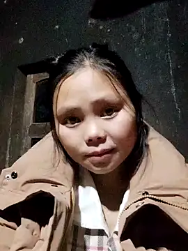 Snapshot of omiu-baby chatting on December 1, 2025, 10:43 pm omiu-baby online show from December 1, 2025, 10:43 pm