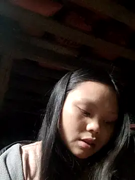 Snapshot of omiu-baby chatting on April 2, 2026, 1:46 am omiu-baby online show from April 2, 2026, 1:46 am