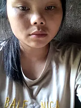 Snapshot of omiu-baby chatting on August 3, 2026, 8:44 am omiu-baby online show from August 3, 2026, 8:44 am