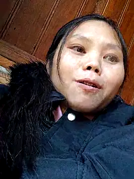 Snapshot of omiu-baby chatting on January 19, 2026, 2:37 am omiu-baby online show from January 19, 2026, 2:37 am