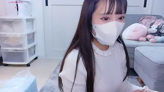 YURi luv online show from November 27, 2025, 12:16 pm