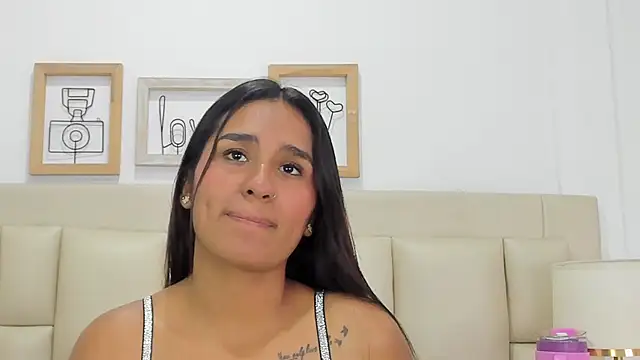 Snapshot of EbonyLudovica chatting on October 28, 2025, 3:29 am EbonyLudovica online show from October 28, 2025, 3:29 am