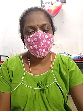 Snapshot of umashreetamil chatting on March 5, 2026, 6:04 pm umashreetamil online show from March 5, 2026, 6:04 pm