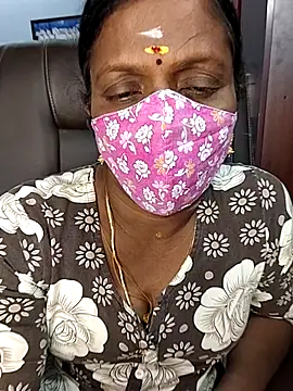 Snapshot of umashreetamil chatting on March 10, 2026, 4:55 pm umashreetamil online show from March 10, 2026, 4:55 pm