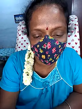 Snapshot of umashreetamil chatting on April 11, 2026, 5:16 pm umashreetamil online show from April 11, 2026, 5:16 pm