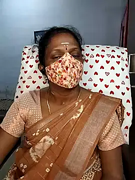 Snapshot of umashreetamil chatting on March 17, 2026, 11:35 am umashreetamil online show from March 17, 2026, 11:35 am