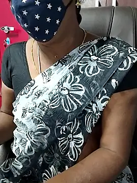 Snapshot of umashreetamil chatting on March 12, 2026, 1:26 pm umashreetamil online show from March 12, 2026, 1:26 pm