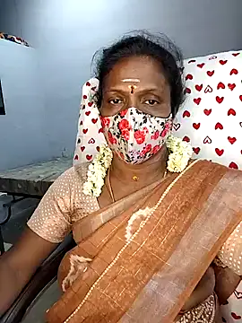 Snapshot of umashreetamil chatting on April 3, 2026, 7:37 am umashreetamil online show from April 3, 2026, 7:37 am