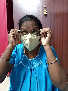 Snapshot of umashreetamil chatting on April 7, 2026, 1:02 pm umashreetamil online show from April 7, 2026, 1:02 pm