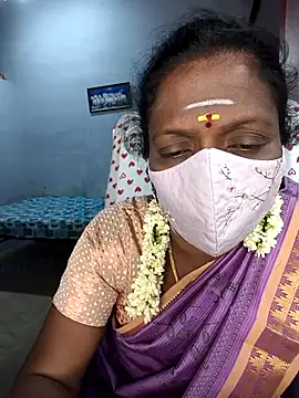 Snapshot of umashreetamil chatting on April 14, 2026, 5:45 am umashreetamil online show from April 14, 2026, 5:45 am