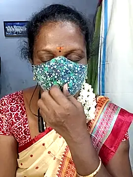 Snapshot of umashreetamil chatting on November 17, 2025, 4:44 pm umashreetamil online show from November 17, 2025, 4:44 pm