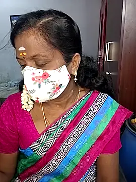 Snapshot of umashreetamil chatting on March 25, 2026, 2:33 am umashreetamil online show from March 25, 2026, 2:33 am