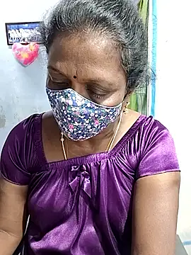 Snapshot of umashreetamil chatting on December 16, 2025, 9:52 pm umashreetamil online show from December 16, 2025, 9:52 pm