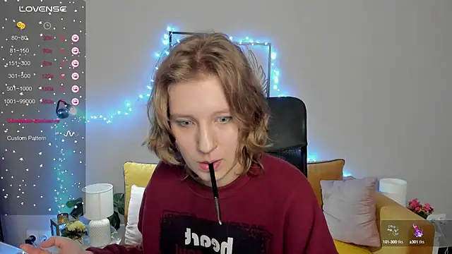 Hailey Foxy online show from October 4, 2025, 8:49 am