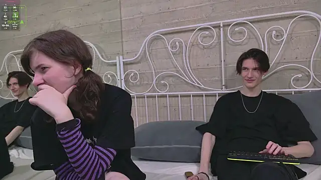 ViviaraNGendy online show from September 21, 2025, 10:42 am