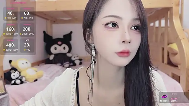 Snapshot of Sue101010 chatting on October 1, 2025, 9:03 am Sue101010 online show from October 1, 2025, 9:03 am