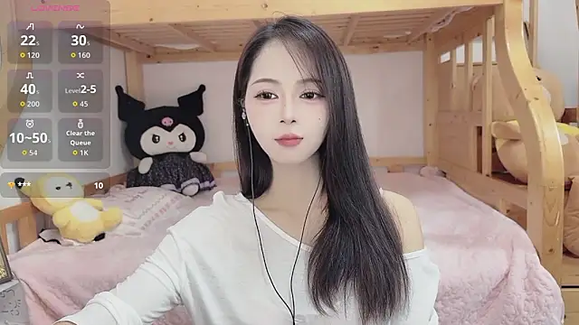 Snapshot of Sue101010 chatting on September 27, 2025, 8:31 am Sue101010 online show from September 27, 2025, 8:31 am