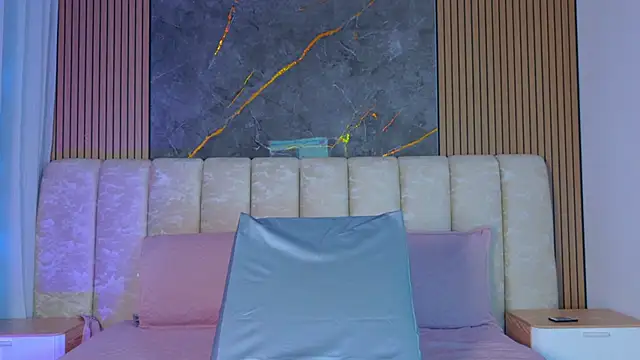 Snapshot of mia_scot chatting on February 15, 2026, 11:53 am mia scot online show from February 15, 2026, 11:53 am