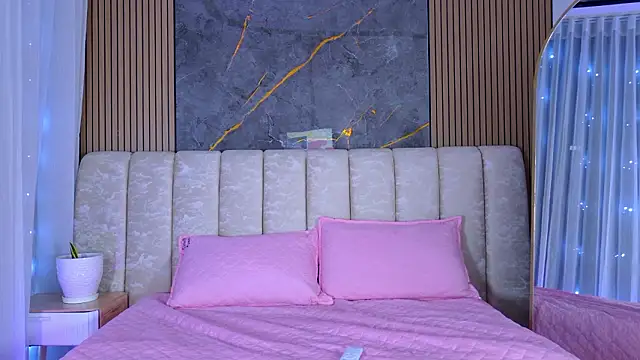 Snapshot of mia_scot chatting on March 29, 2026, 11:56 am mia scot online show from March 29, 2026, 11:56 am