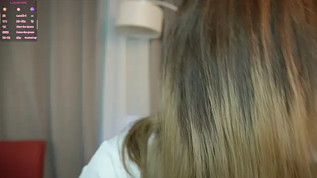 Snapshot of Lina_Glow chatting on November 22, 2025, 6:56 am Lina Glow online show from November 22, 2025, 6:56 am