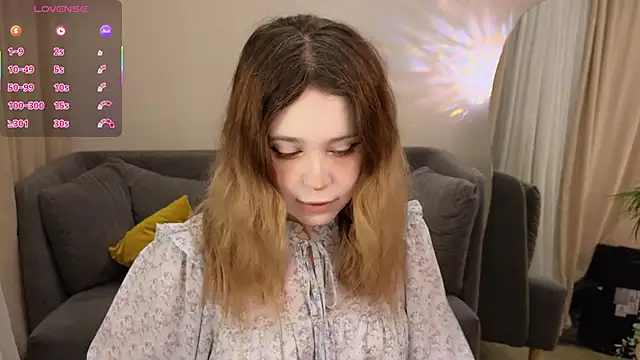 Snapshot of Lina_Glow chatting on November 29, 2025, 6:46 am Lina Glow online show from November 29, 2025, 6:46 am