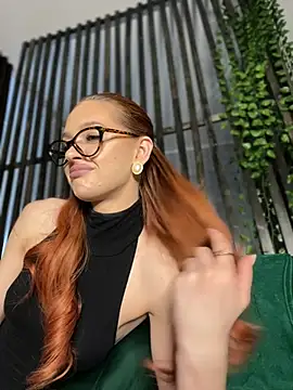 Snapshot of LittleFox___ chatting on February 27, 2026, 6:46 am LittleFox online show from February 27, 2026, 6:46 am