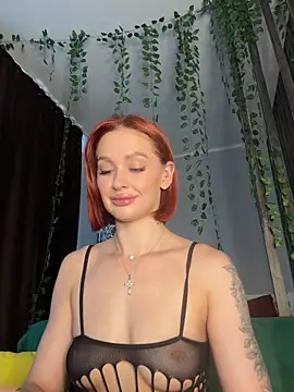 Snapshot of LittleFox___ chatting on June 23, 2026, 6:44 am LittleFox online show from June 23, 2026, 6:44 am