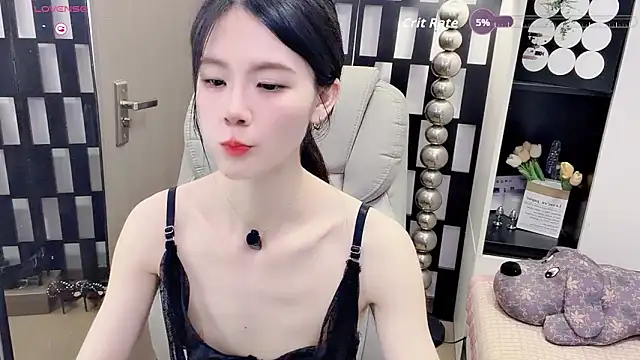 Snapshot of Yueyue-MM chatting on May 20, 2026, 2:14 pm Yueyue-MM online show from May 20, 2026, 2:14 pm
