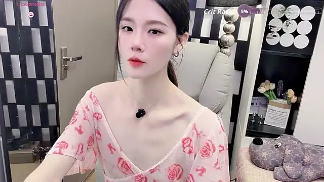 Snapshot of Yueyue-MM chatting on May 17, 2026, 12:21 am Yueyue-MM online show from May 17, 2026, 12:21 am