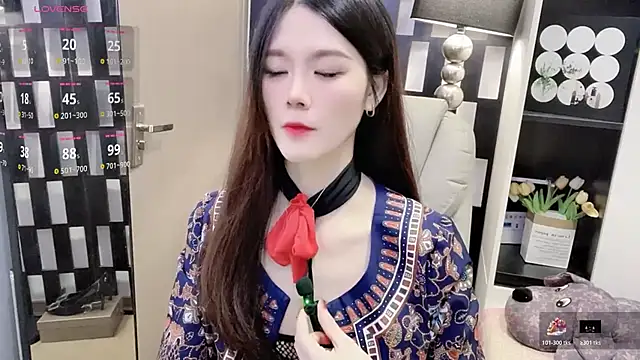 Yueyue-MM online show from November 26, 2025, 1:38 am