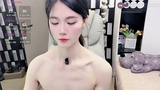 Snapshot of Yueyue-MM chatting on April 28, 2026, 2:32 pm Yueyue-MM online show from April 28, 2026, 2:32 pm