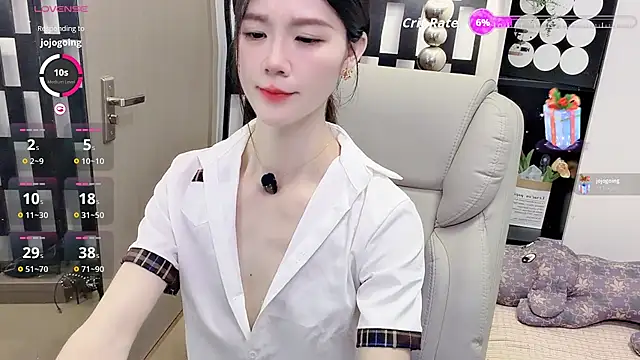 Snapshot of Yueyue-MM chatting on May 3, 2026, 1:11 am Yueyue-MM online show from May 3, 2026, 1:11 am