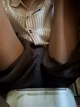 Snapshot of simi-lucy chatting on October 28, 2025, 6:34 am simi-lucy online show from October 28, 2025, 6:34 am