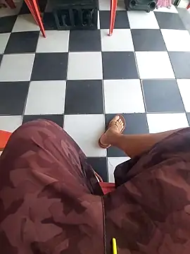 andrerj22 online show from November 28, 2025, 6:08 pm