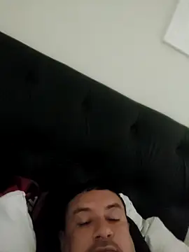 andrerj22 online show from December 18, 2025, 3:38 pm