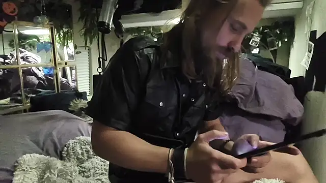 Snapshot of JuliCarl chatting on October 25, 2025, 3:49 am JuliCarl online show from October 25, 2025, 3:49 am