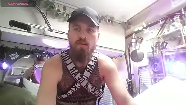 Snapshot of JuliCarl chatting on February 18, 2026, 10:22 am JuliCarl online show from February 18, 2026, 10:22 am